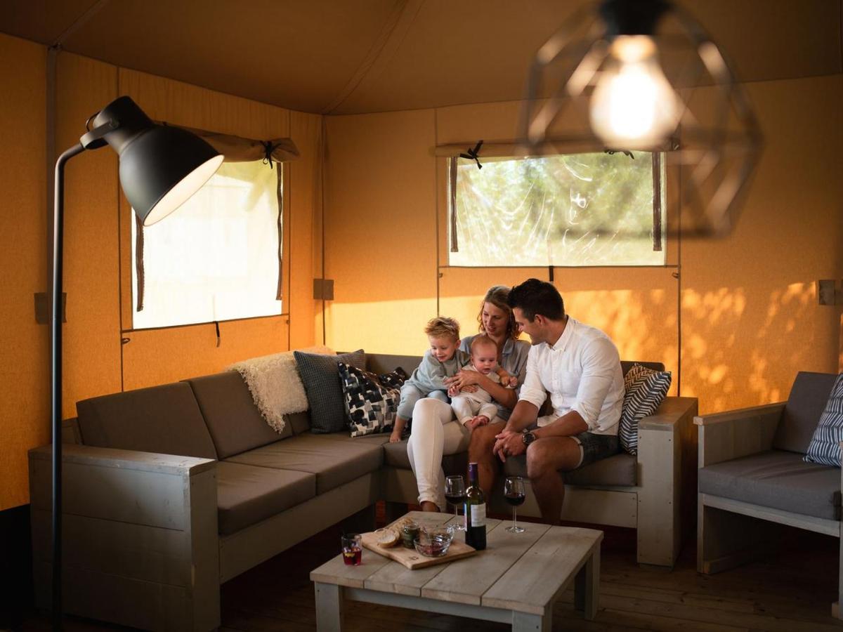 Hotel Landal Glamping Neufchâteau Esterno foto