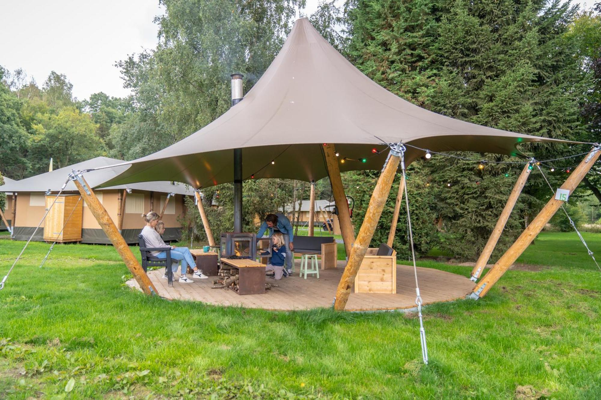 Hotel Landal Glamping Neufchâteau Esterno foto